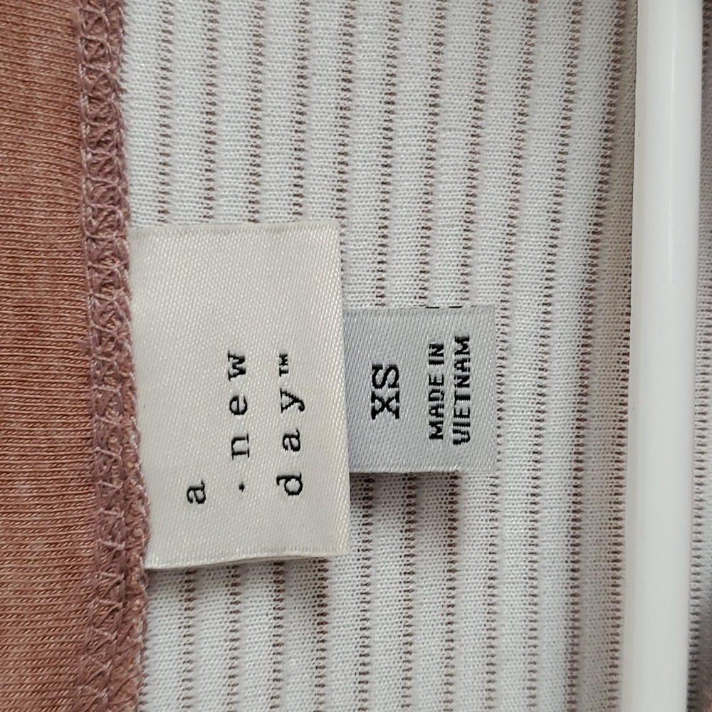 Sweater - Picture 2 of 4